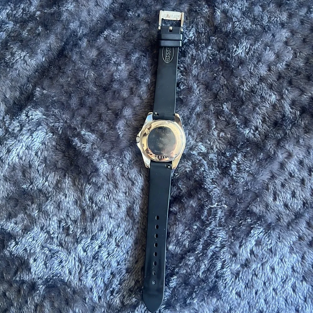 Watch - Picture 3 of 3